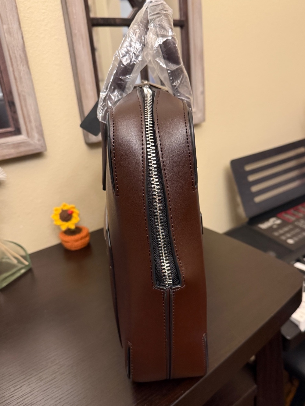 Alfani Mens Messenger Bag Brown One Size Office Professional Laptop Travel NWT - Picture 3 of 7
